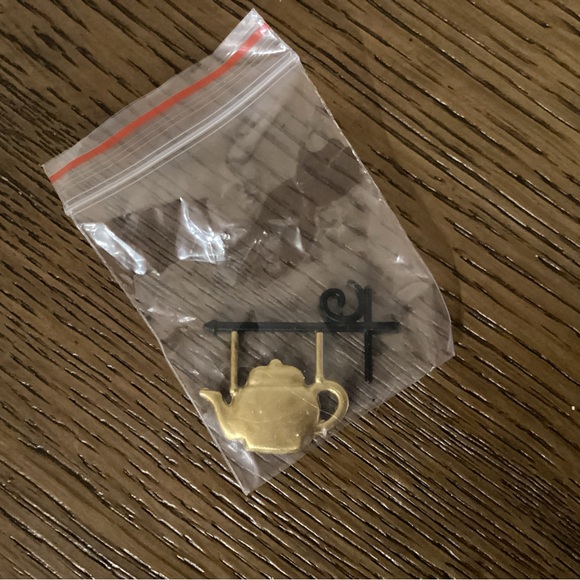 Dept 56 Dickens Village Joseph Edward Tea Shoppe - Picture 8 of 13